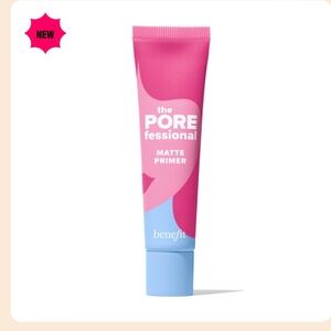 The POREfessional Matte Primer
Mattifying primer to minimize the look of pores